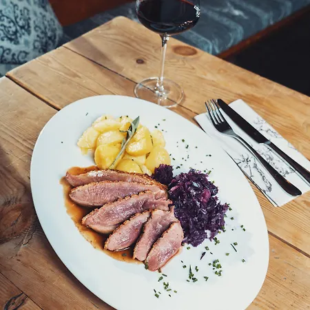 Batzenhaeusl Han/Misafirhane Seefeld in Tirol